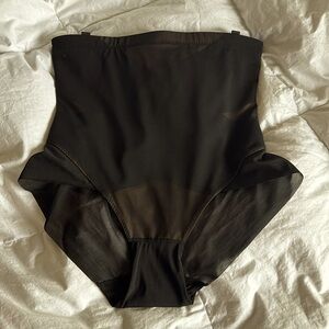 HONEYLOVE SuperPower Brief Shapewear, and wash bag